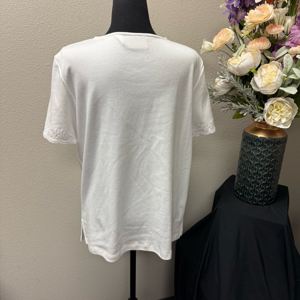 Alfred Dunner White Eyelet Embroidered Knit Top Short Sleeve M - Picture 3 of 7